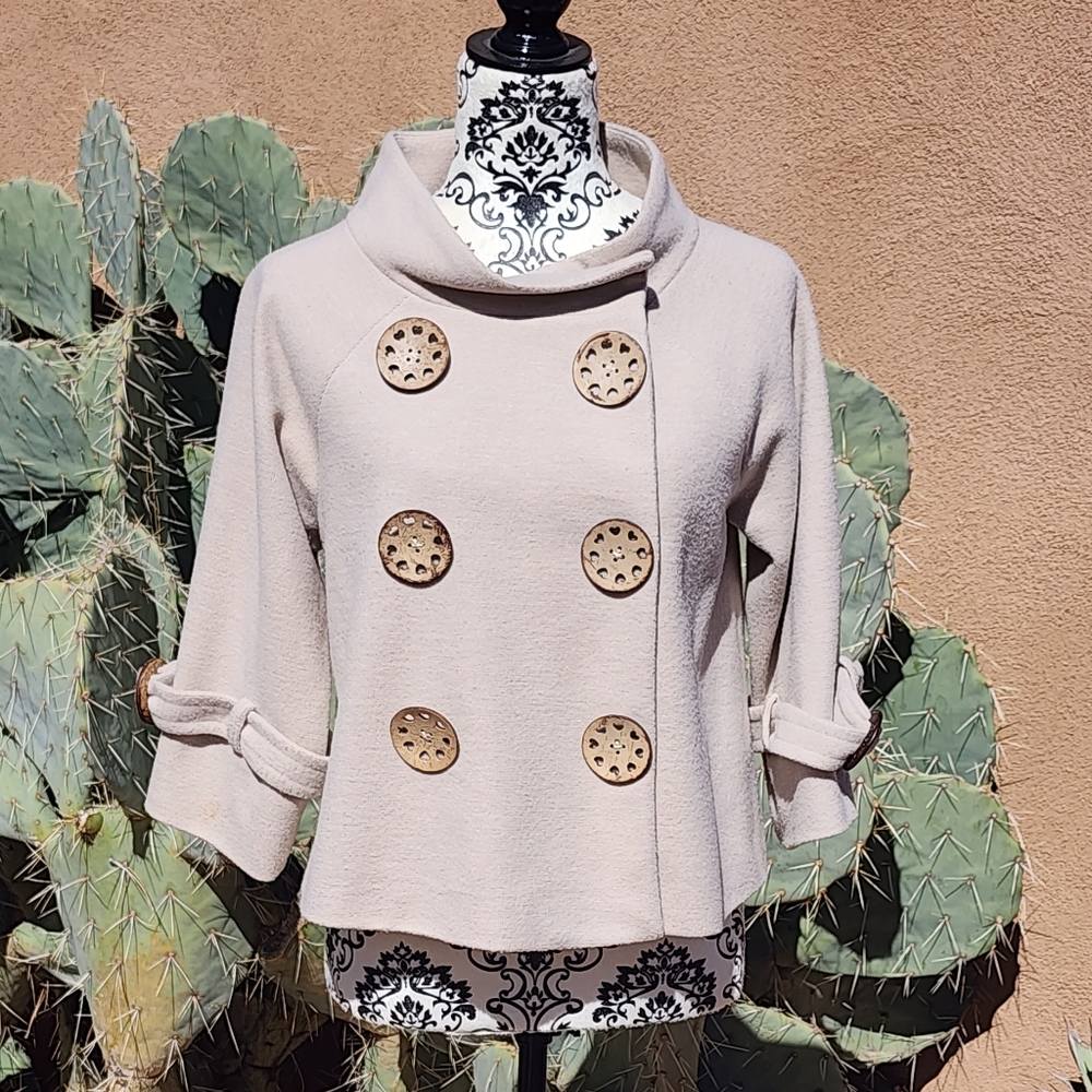 Marc Jacobs Cropped Wool Swing Coat cute coconut style heart buttons beige Small